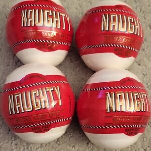 Bath & Body Works Naughty Winter Candy Apple Bath Soak - Red & White